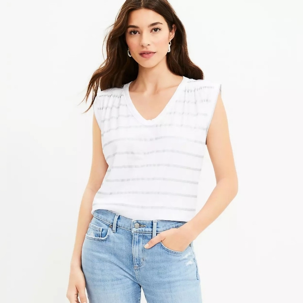 🌕 NWT Loft Shimmer Stripe Smocked V-Neck Muscle Tee Size Sm